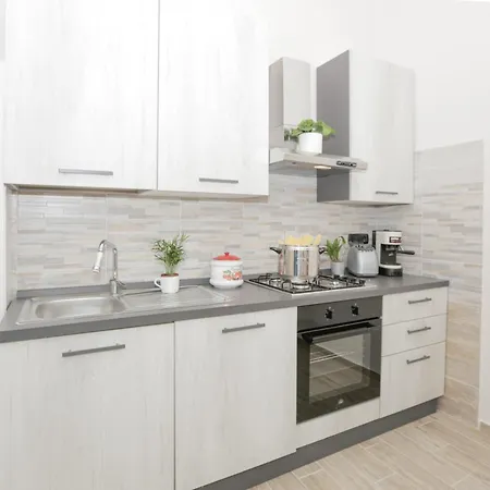 Patio - 1000 Mbps - King Size Bed - Self Check-in Appartement Gênes