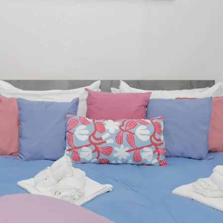Patio - 1000 Mbps - King Size Bed - Self Check-in Genova