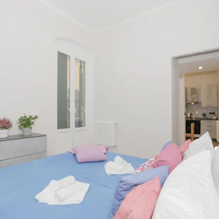 Patio - 1000 Mbps - King Size Bed - Self Check-in Apartman Genova