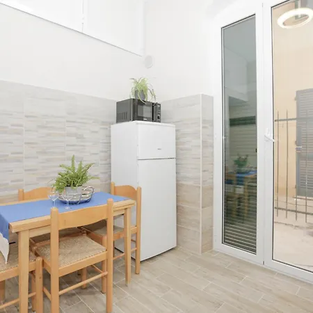 Patio - 1000 Mbps - King Size Bed - Self Check-in *